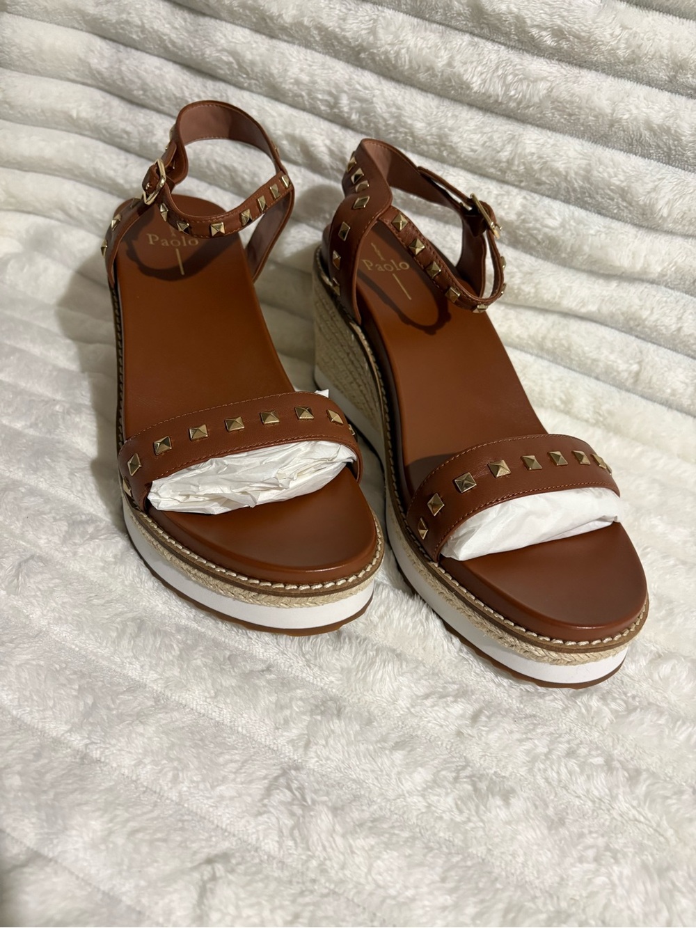 NWT Linea Paolo Tan Leather Studded Platform Wedge Sandals 11M